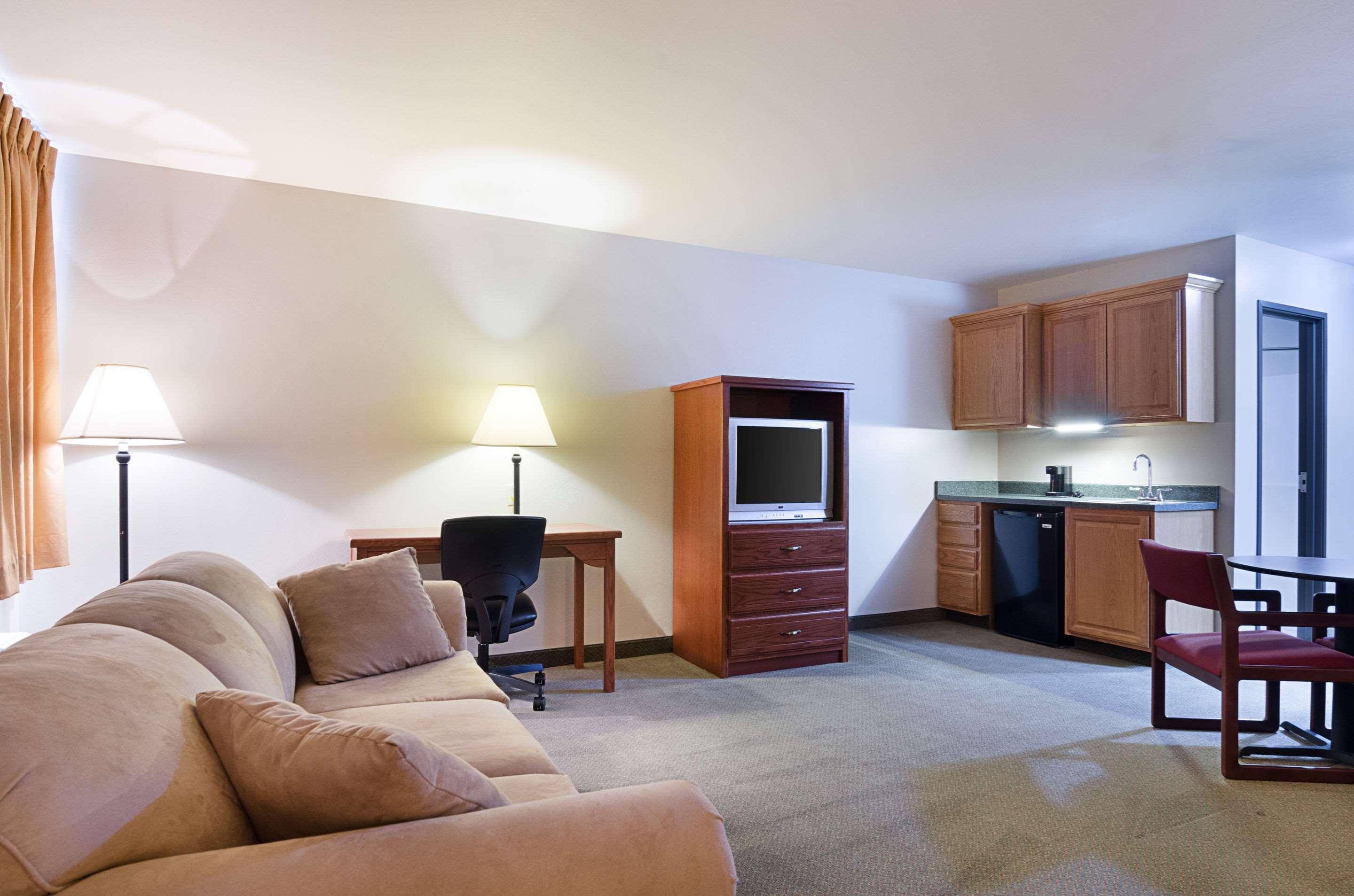 Rodeway Inn Larned Εξωτερικό φωτογραφία