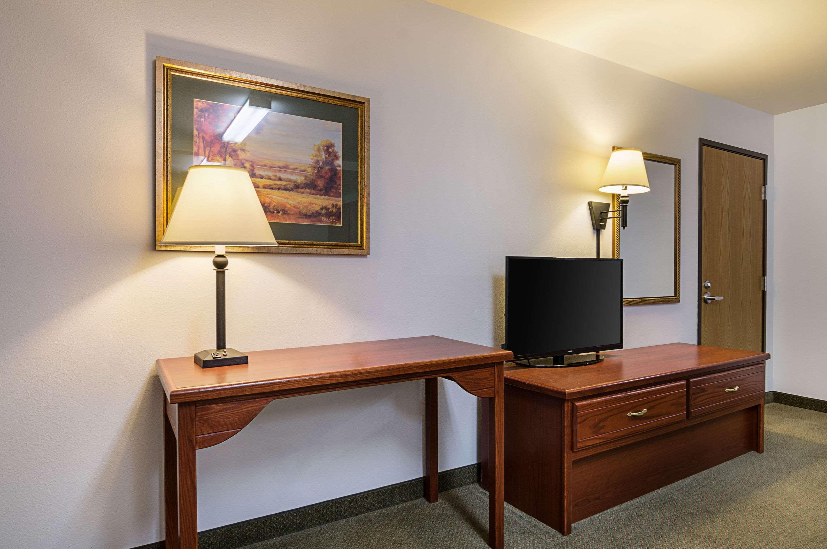 Rodeway Inn Larned Εξωτερικό φωτογραφία
