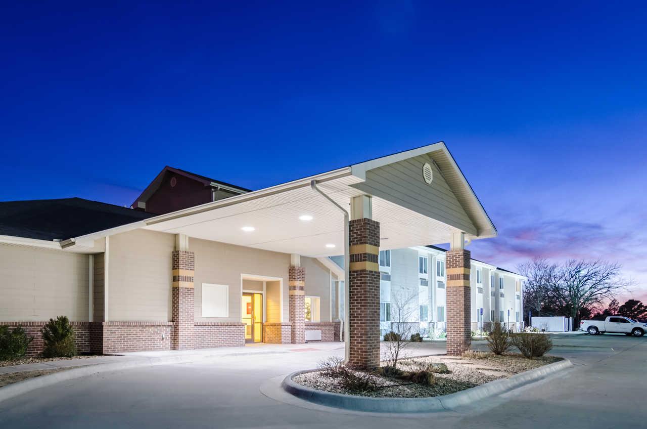 Rodeway Inn Larned Εξωτερικό φωτογραφία