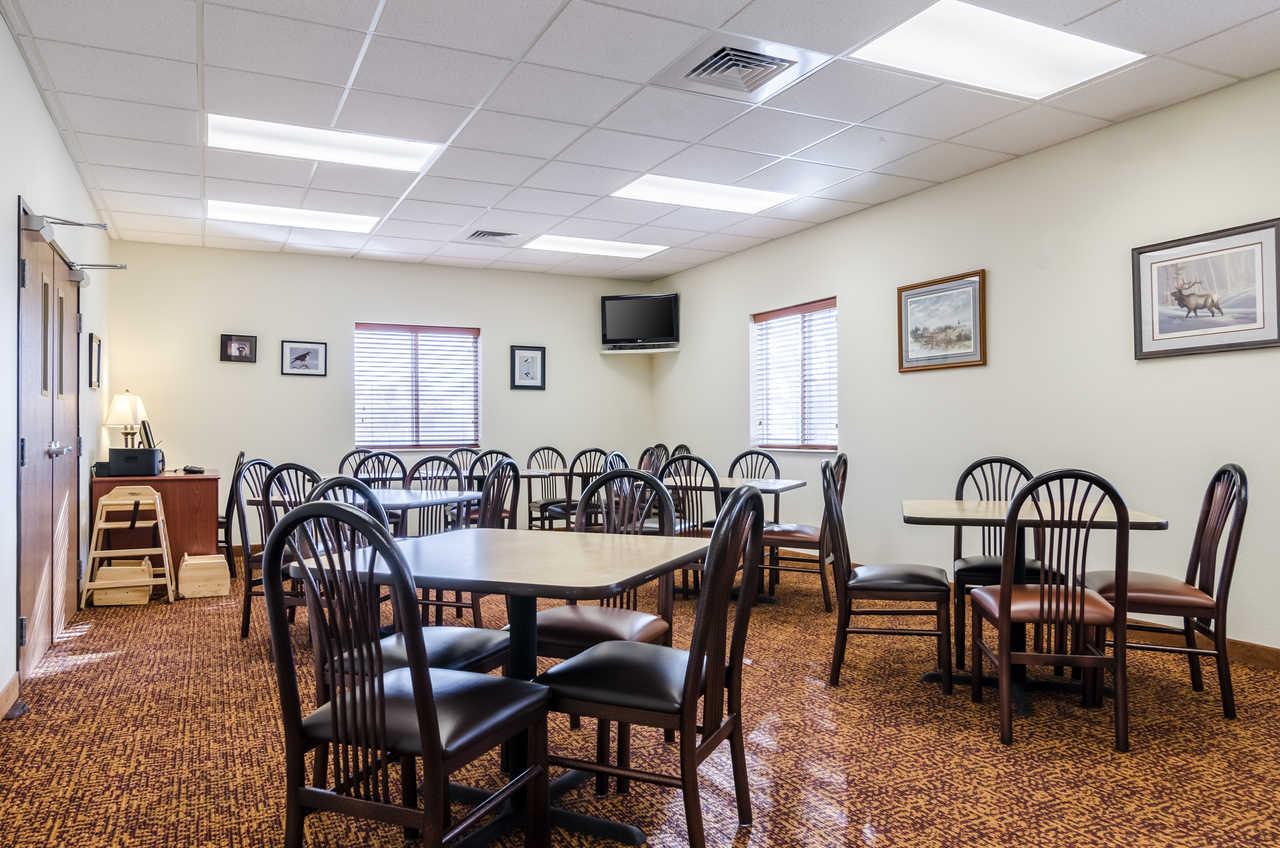 Rodeway Inn Larned Εξωτερικό φωτογραφία