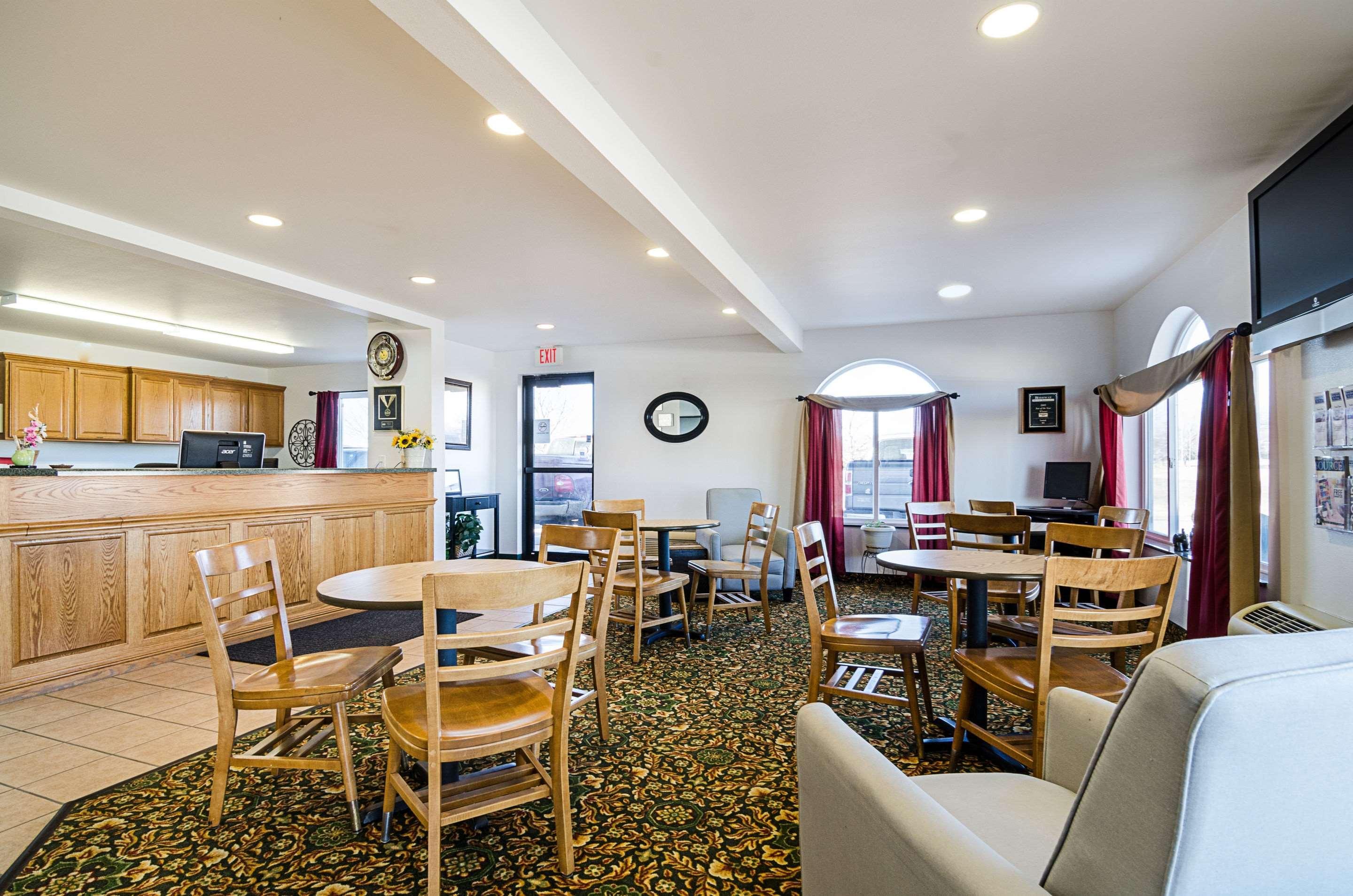 Rodeway Inn Larned Εξωτερικό φωτογραφία