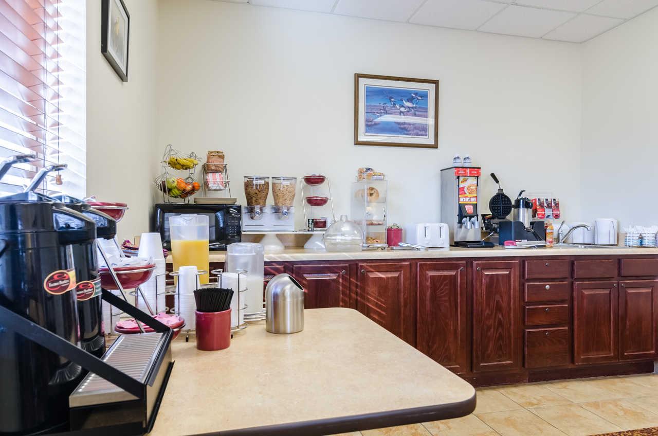 Rodeway Inn Larned Εξωτερικό φωτογραφία