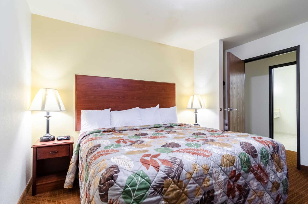 Rodeway Inn Larned Εξωτερικό φωτογραφία