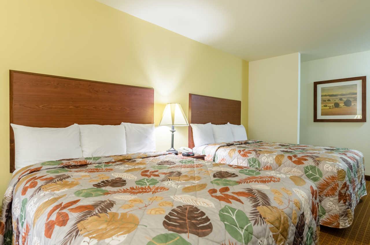 Rodeway Inn Larned Εξωτερικό φωτογραφία